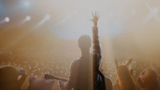 Lay Zhang waves to crowd